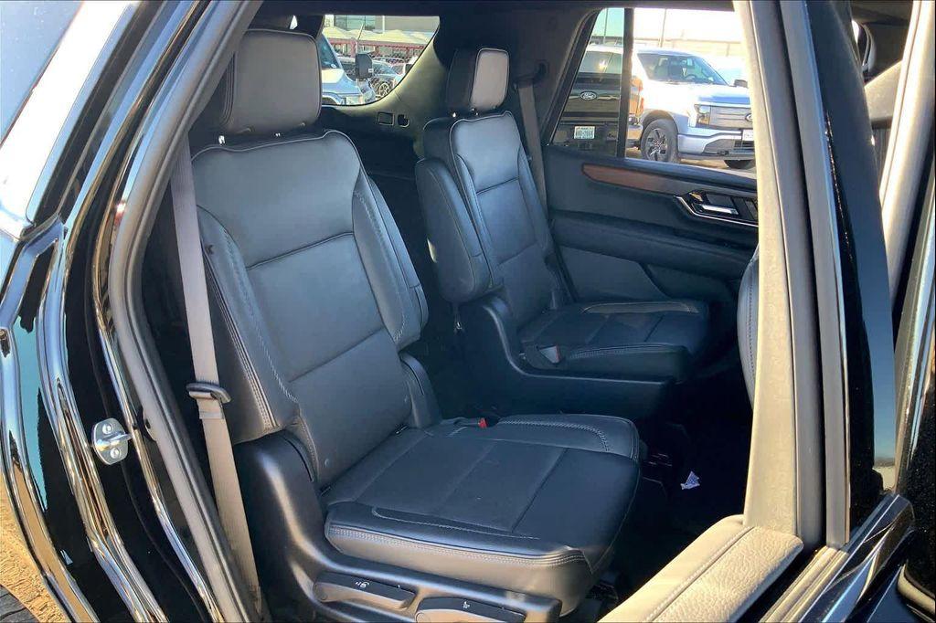 used 2025 GMC Yukon car, priced at $70,093