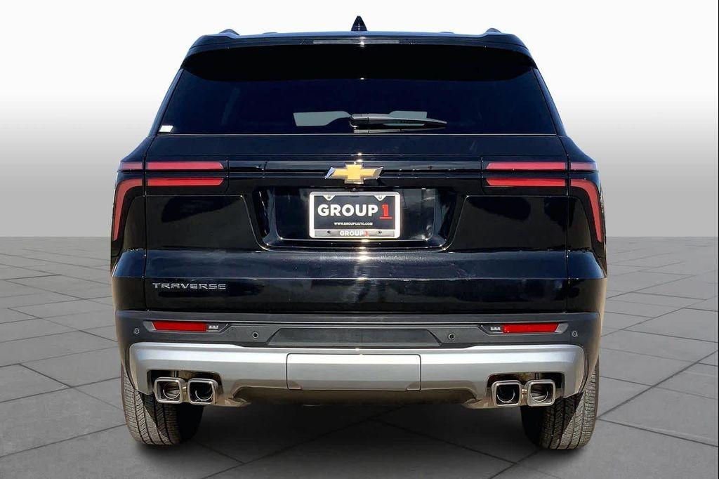 used 2025 Chevrolet Traverse car, priced at $35,599