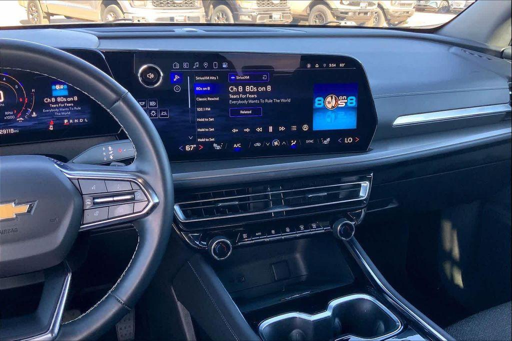 used 2025 Chevrolet Traverse car, priced at $35,599