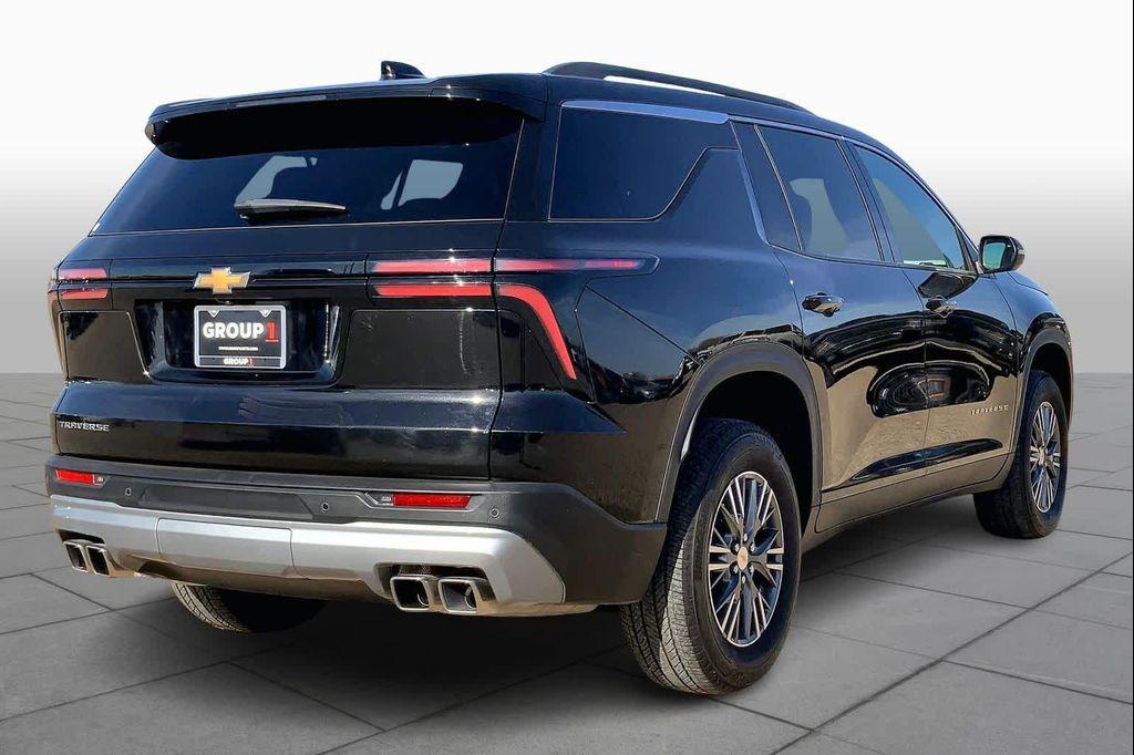 used 2025 Chevrolet Traverse car, priced at $35,599