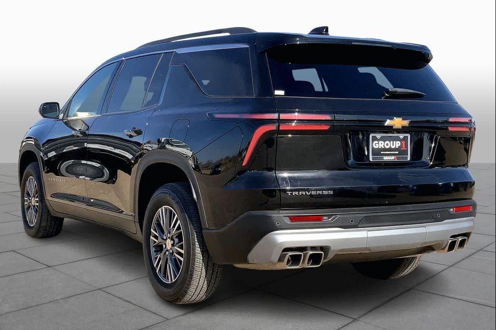 used 2025 Chevrolet Traverse car, priced at $35,599