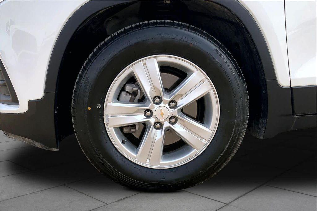 used 2022 Chevrolet Trax car, priced at $17,291