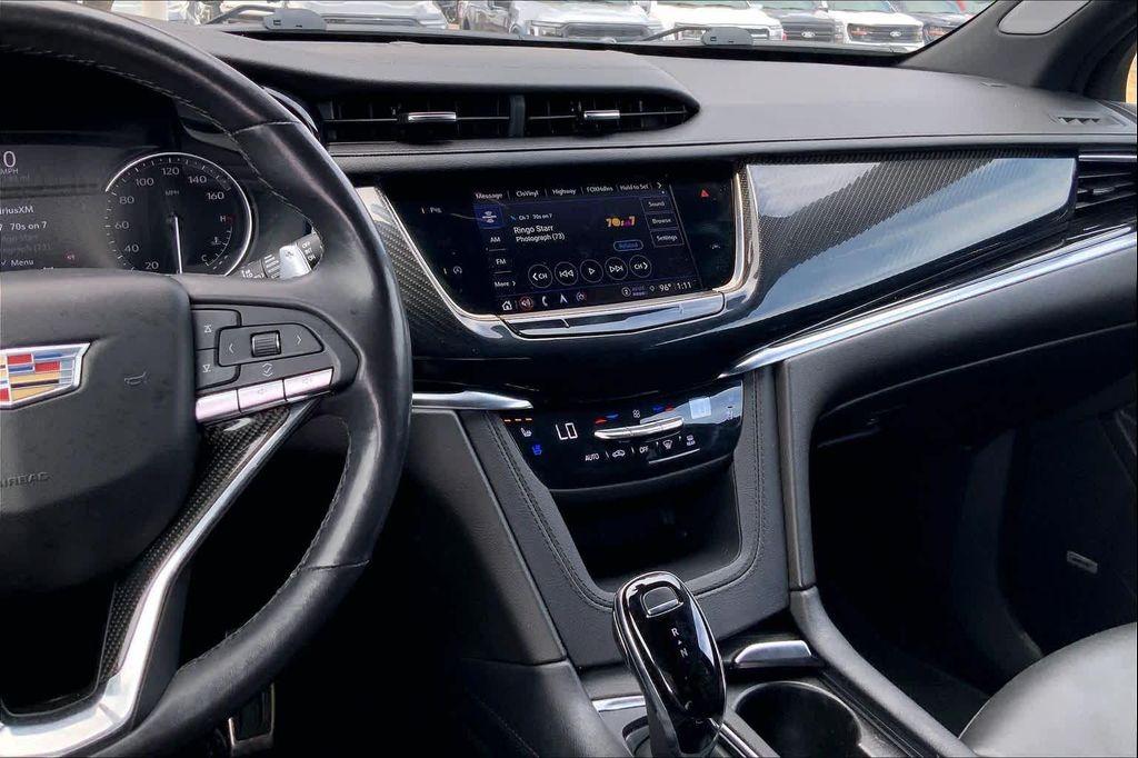 used 2022 Cadillac XT6 car, priced at $36,224