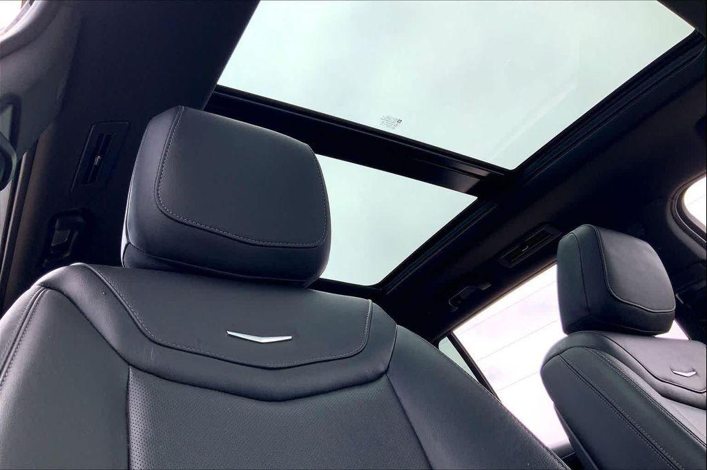 used 2022 Cadillac XT6 car, priced at $36,224