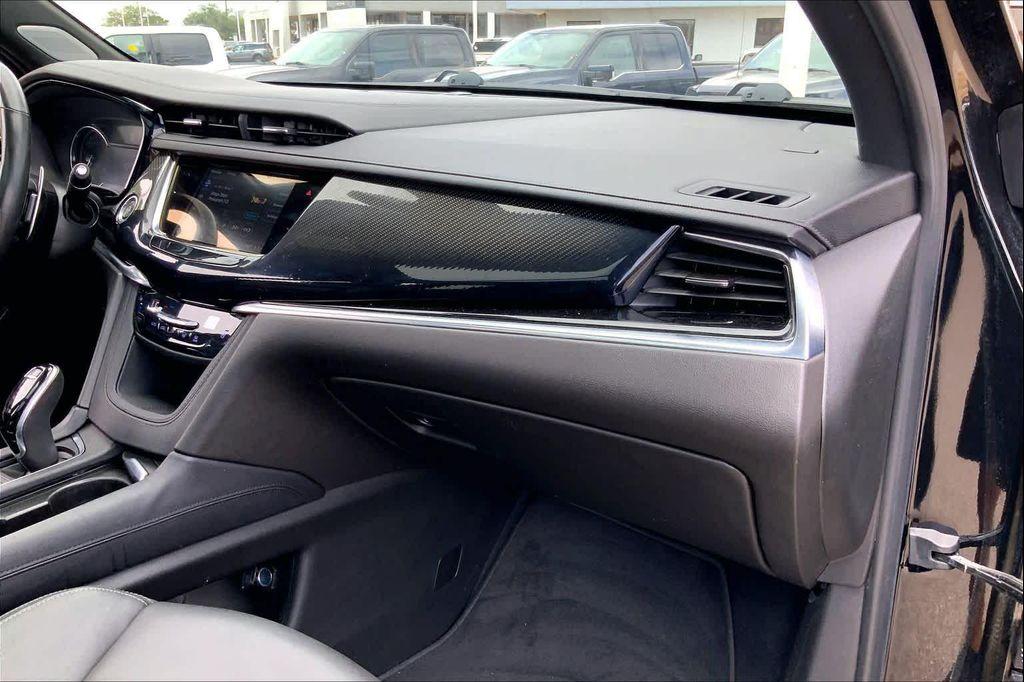 used 2022 Cadillac XT6 car, priced at $36,224
