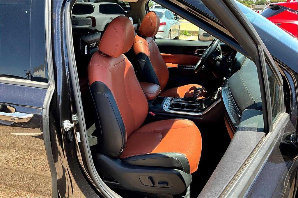 used 2022 Kia Carnival car, priced at $27,999