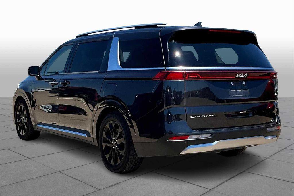 used 2022 Kia Carnival car, priced at $27,999