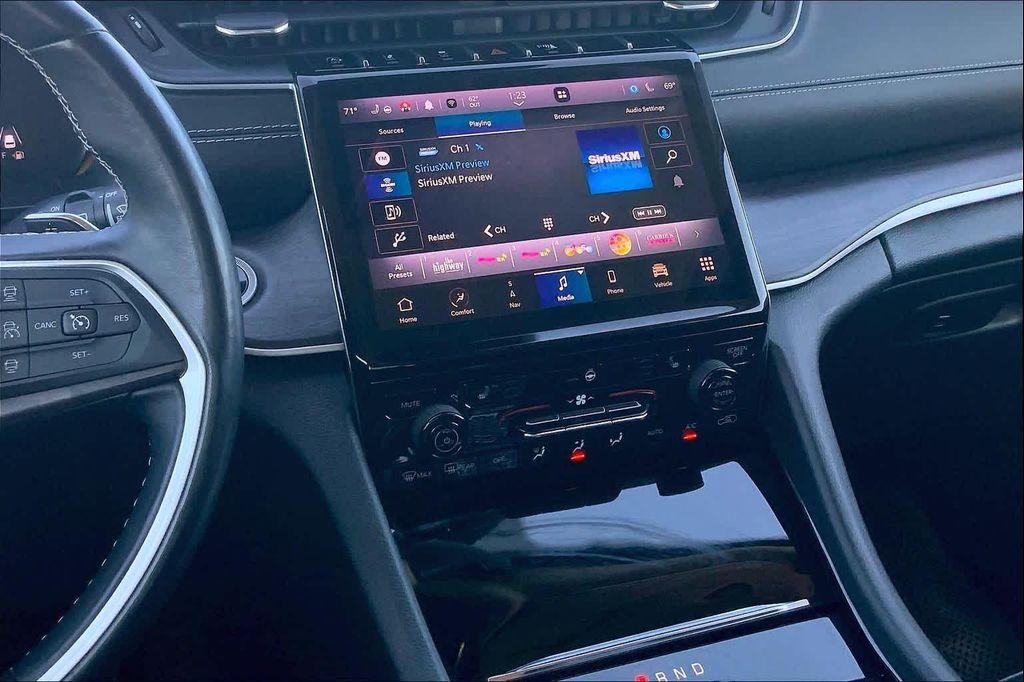 used 2022 Jeep Grand Cherokee L car, priced at $24,999