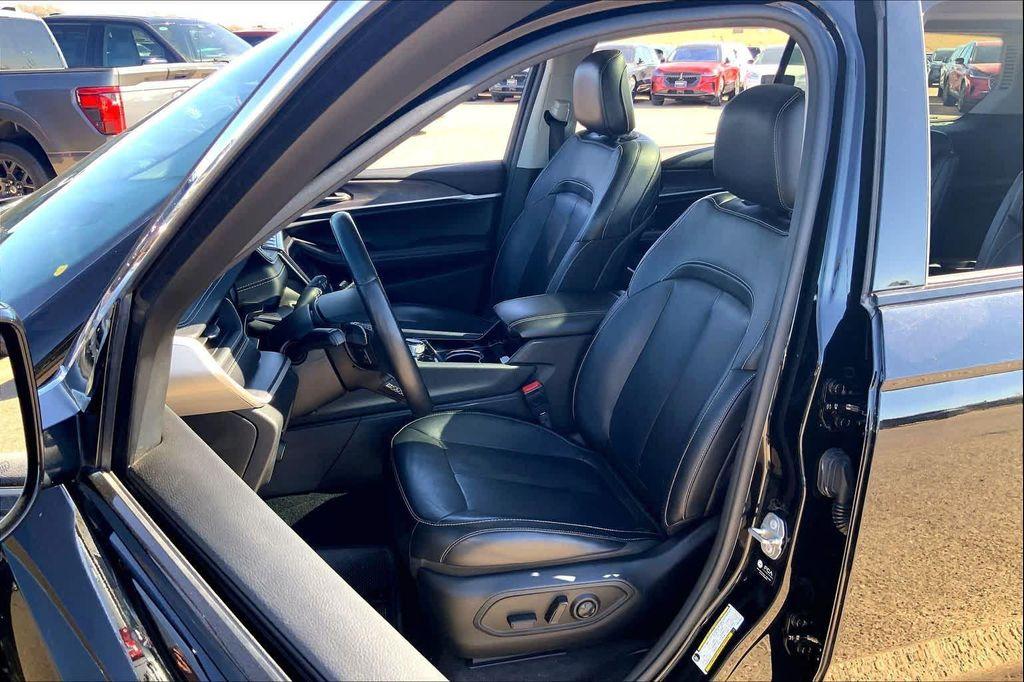 used 2022 Jeep Grand Cherokee L car, priced at $24,999