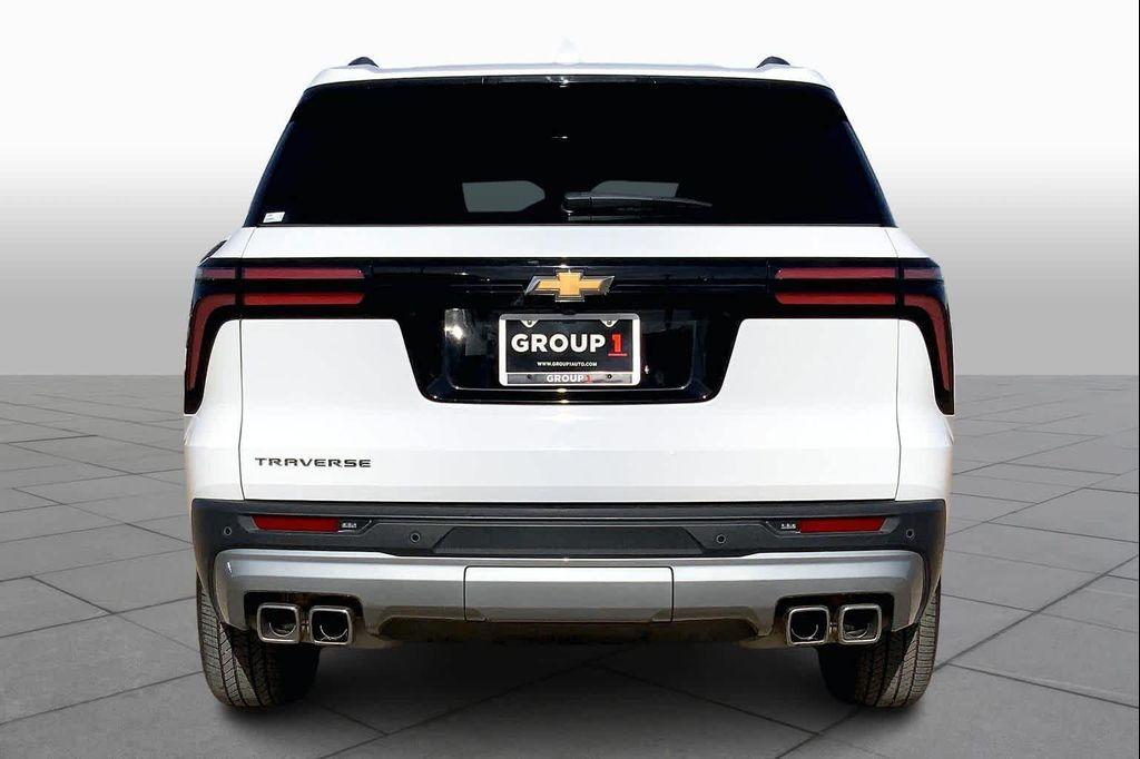 used 2025 Chevrolet Traverse car, priced at $35,299