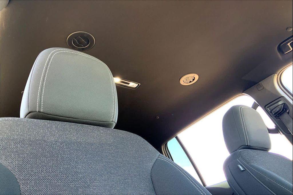 used 2025 Chevrolet Traverse car, priced at $35,299