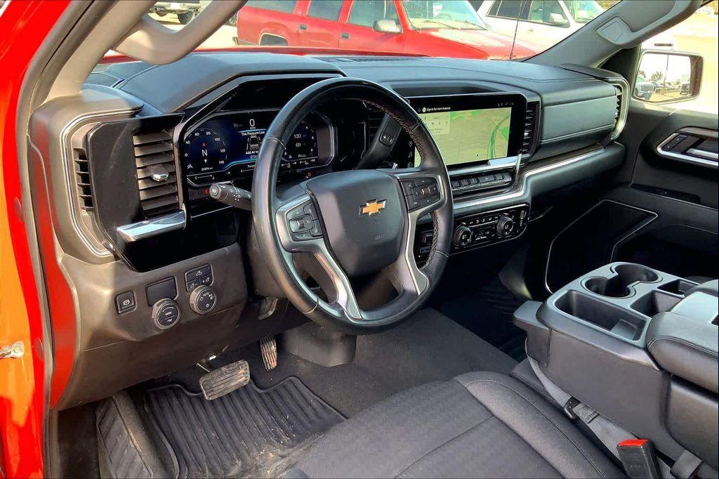 used 2025 Chevrolet Silverado 1500 car, priced at $31,500