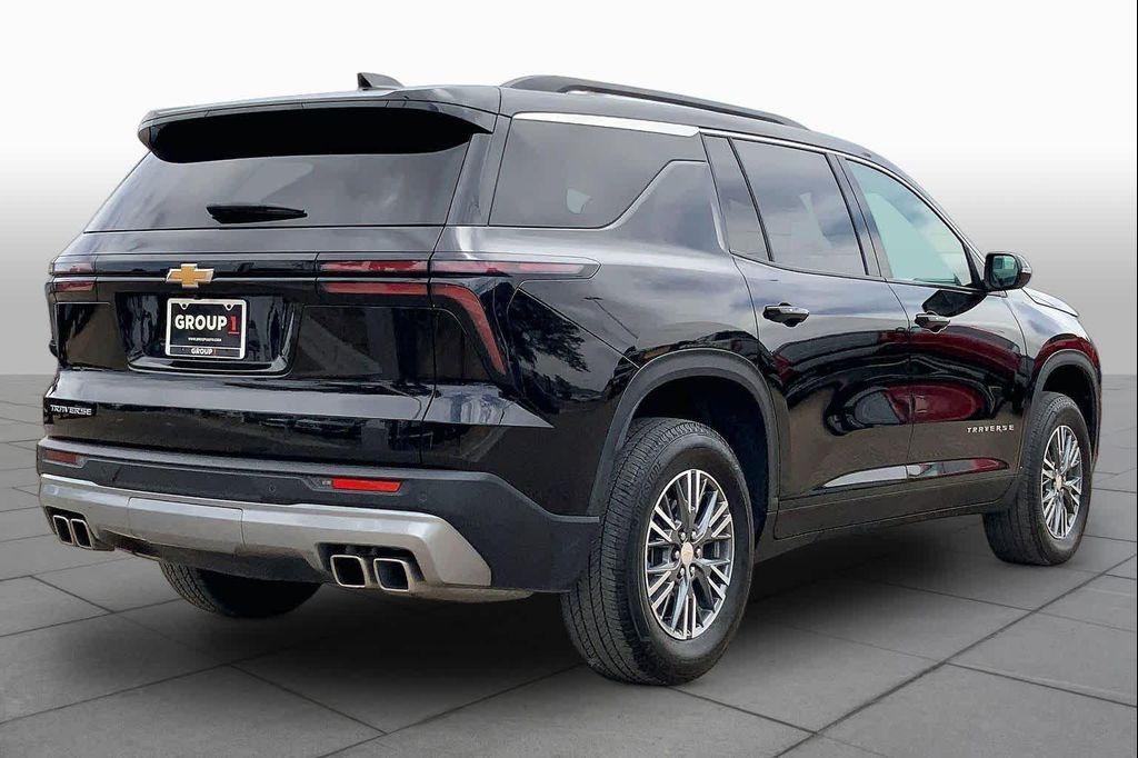 used 2025 Chevrolet Traverse car, priced at $36,524