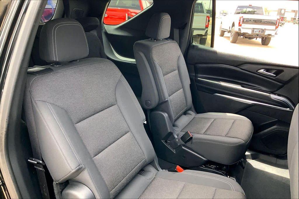 used 2025 Chevrolet Traverse car, priced at $36,524