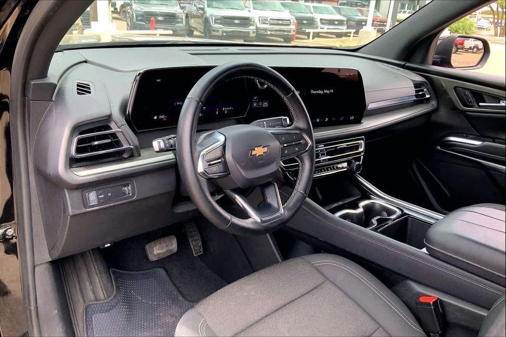 used 2025 Chevrolet Traverse car, priced at $36,524