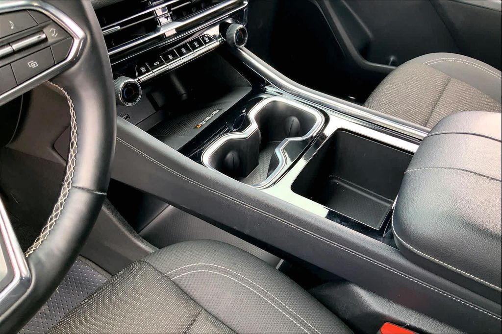 used 2025 Chevrolet Traverse car, priced at $36,524