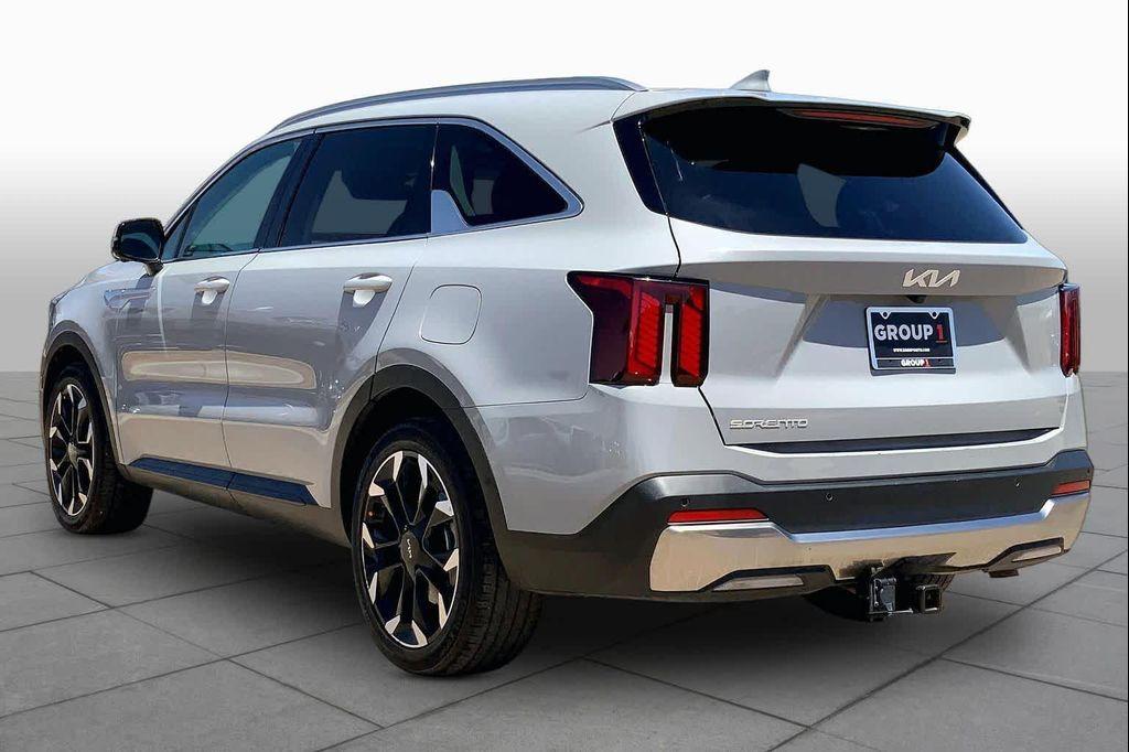used 2024 Kia Sorento car, priced at $32,724