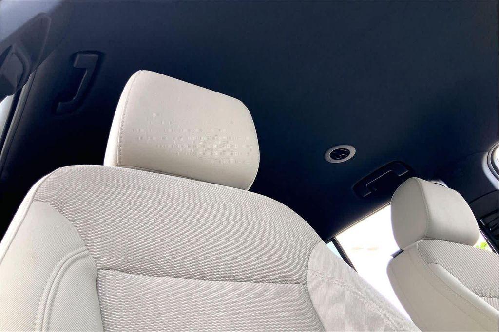 used 2023 Chevrolet Traverse car, priced at $25,824