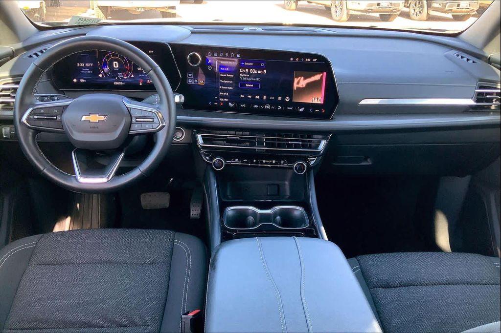 used 2025 Chevrolet Traverse car, priced at $36,599