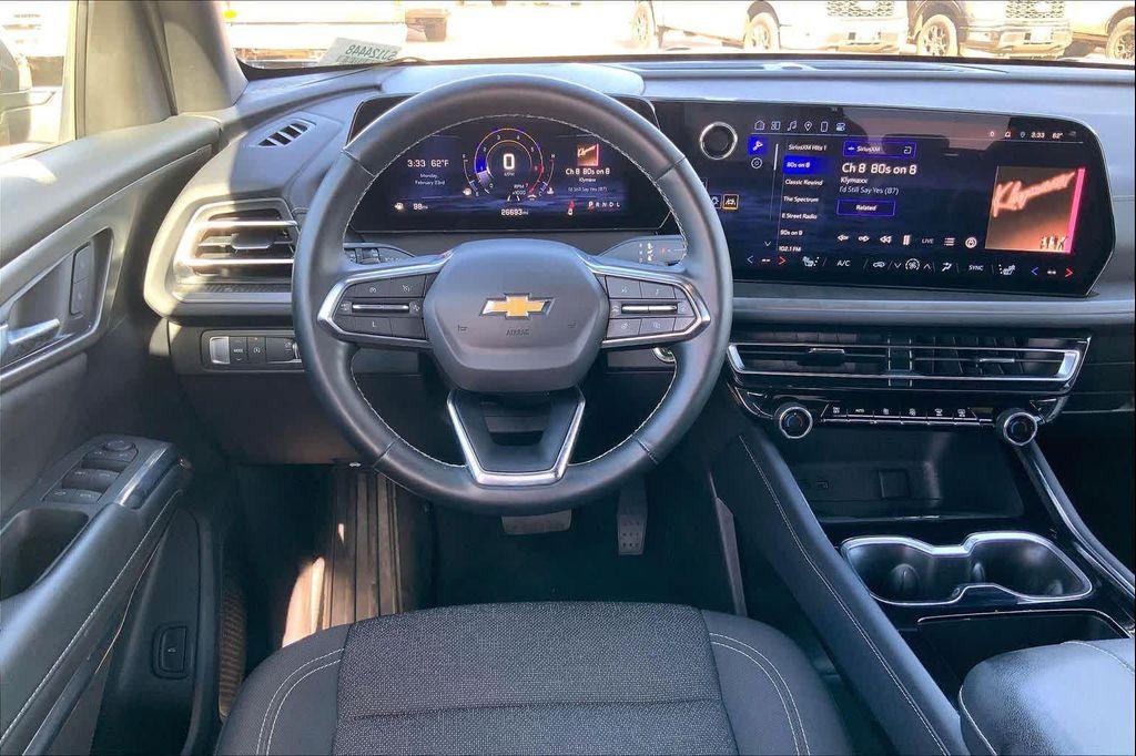 used 2025 Chevrolet Traverse car, priced at $36,599