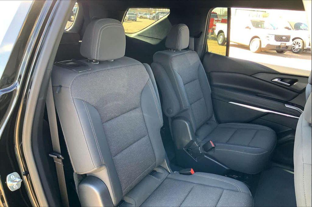 used 2025 Chevrolet Traverse car, priced at $36,599