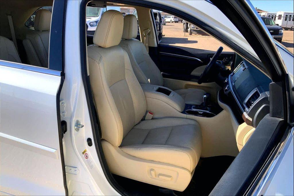 used 2016 Toyota Highlander car, priced at $18,499