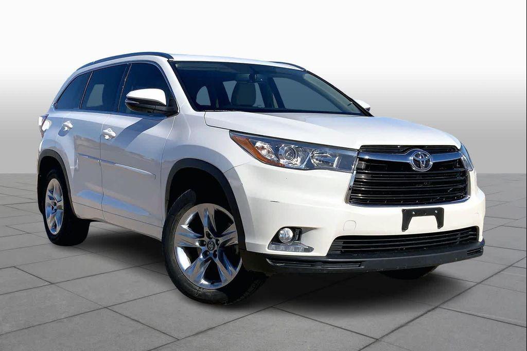 used 2016 Toyota Highlander car, priced at $18,499
