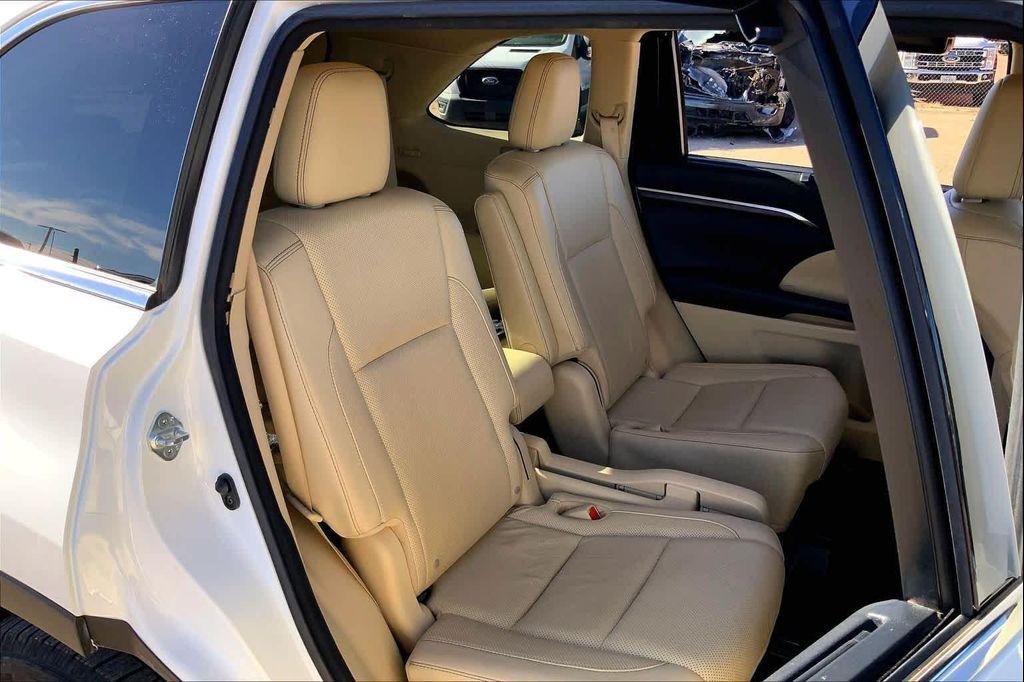 used 2016 Toyota Highlander car, priced at $18,499