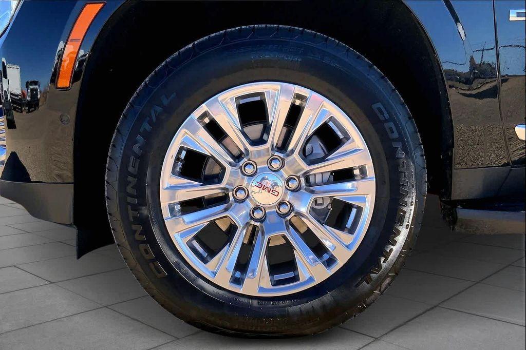 used 2025 GMC Yukon car, priced at $75,999