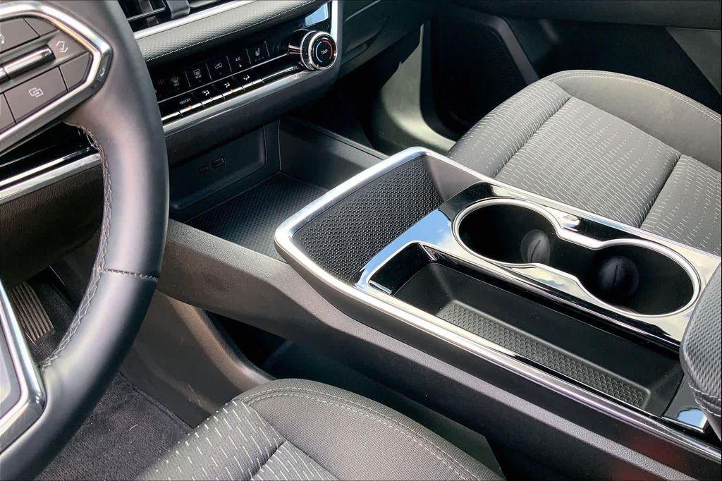 used 2025 Chevrolet Equinox car, priced at $27,224