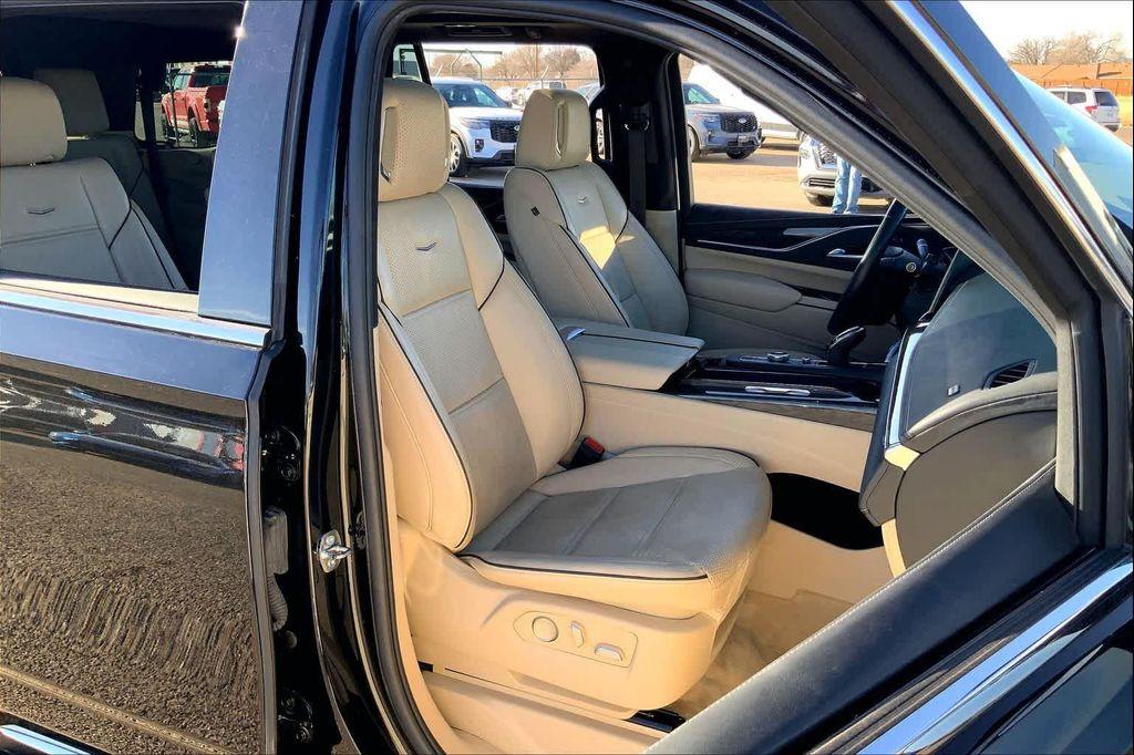 used 2024 Cadillac Escalade car, priced at $67,999