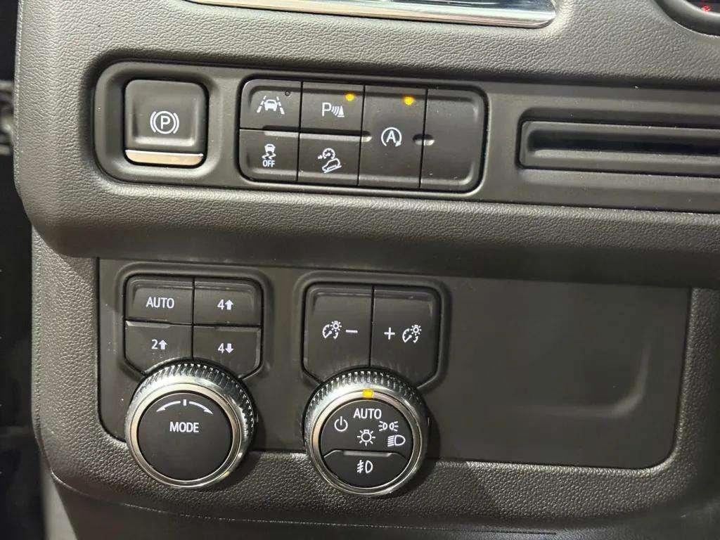 used 2023 GMC Yukon XL car, priced at $50,912