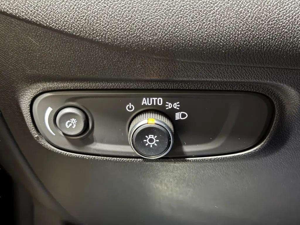 used 2023 Chevrolet Equinox car, priced at $23,998