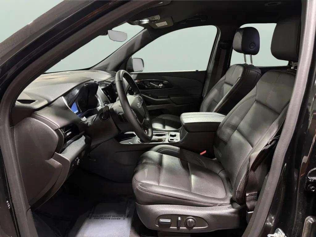 used 2024 Chevrolet Traverse Limited car, priced at $37,995