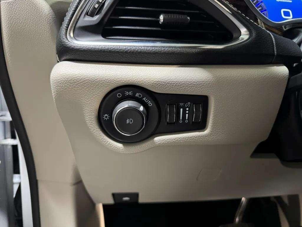 used 2023 Chrysler Pacifica car, priced at $38,210