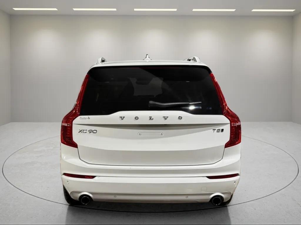 used 2018 Volvo XC90 car, priced at $18,399