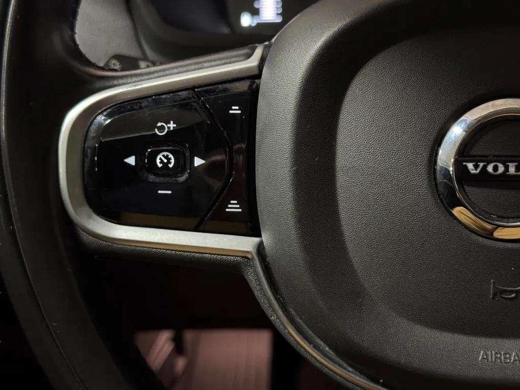 used 2018 Volvo XC90 car, priced at $18,399