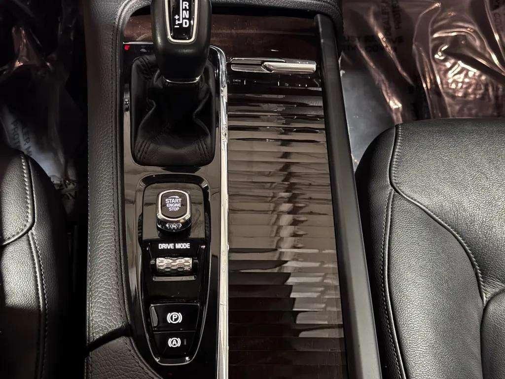used 2018 Volvo XC90 car, priced at $18,399