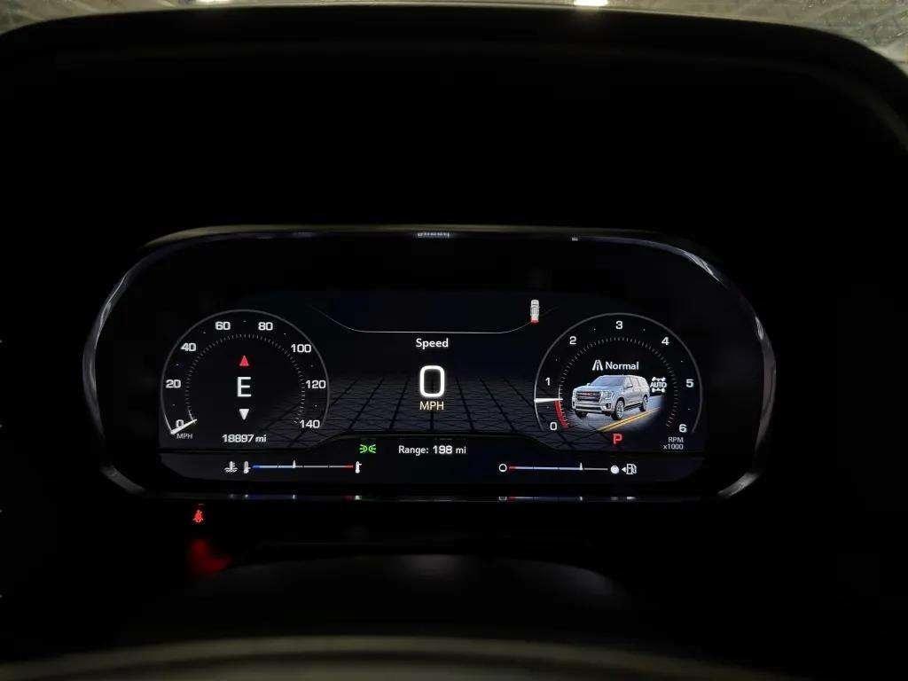 used 2024 GMC Yukon car, priced at $67,897