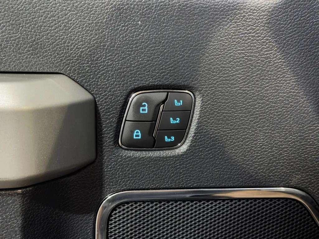 used 2022 Ford F-250 car, priced at $60,986