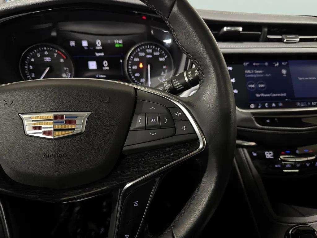 used 2023 Cadillac XT5 car, priced at $35,897