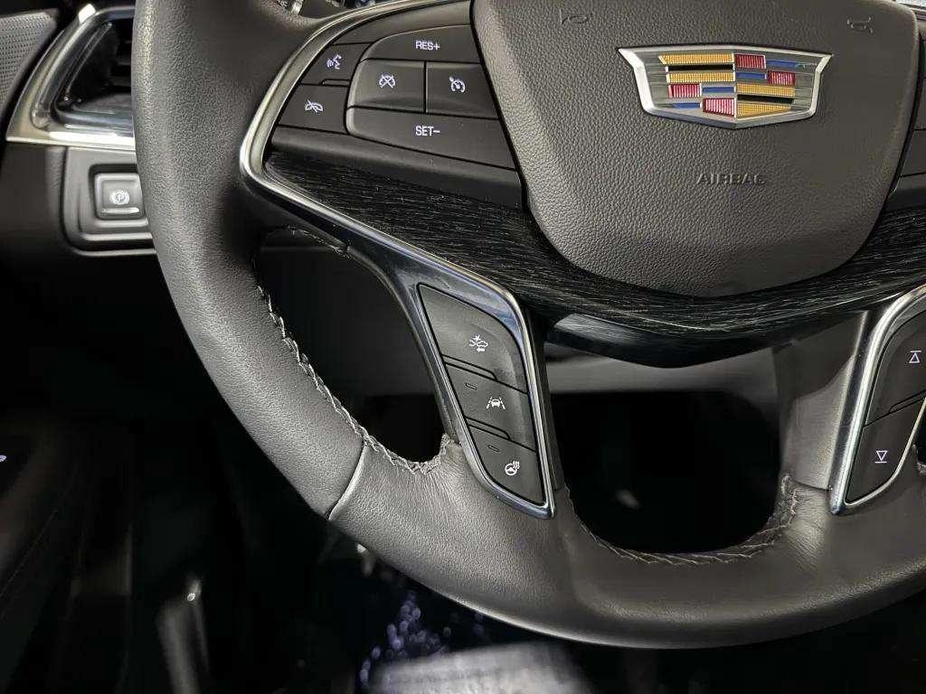 used 2023 Cadillac XT5 car, priced at $35,897