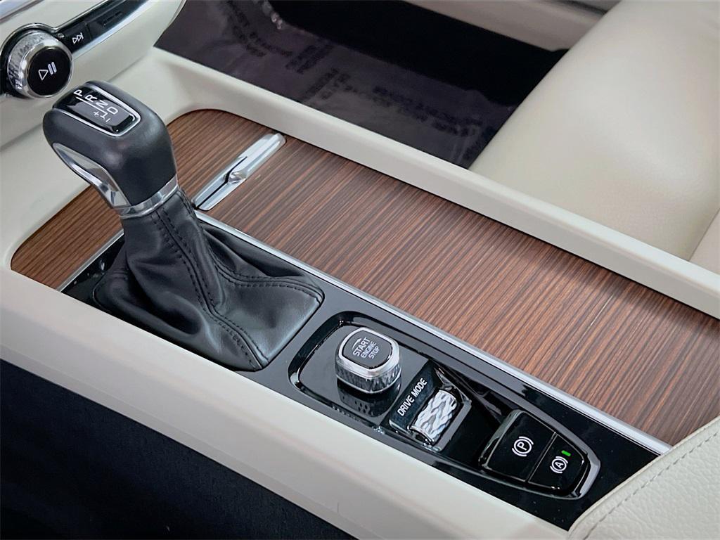 used 2021 Volvo V60 car, priced at $21,949