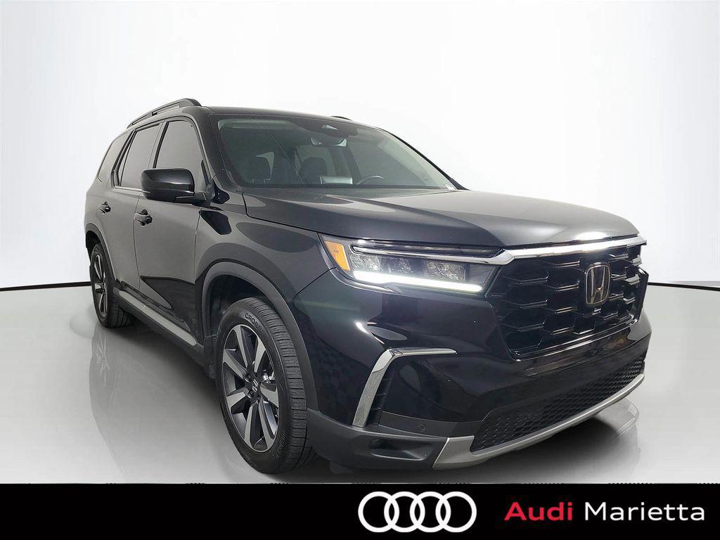 used 2025 Honda Pilot car, priced at $41,851