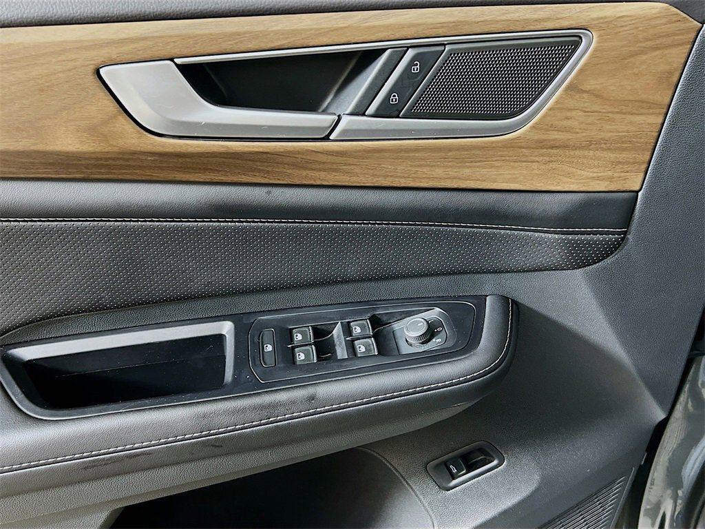 used 2024 Volkswagen Atlas car, priced at $27,436