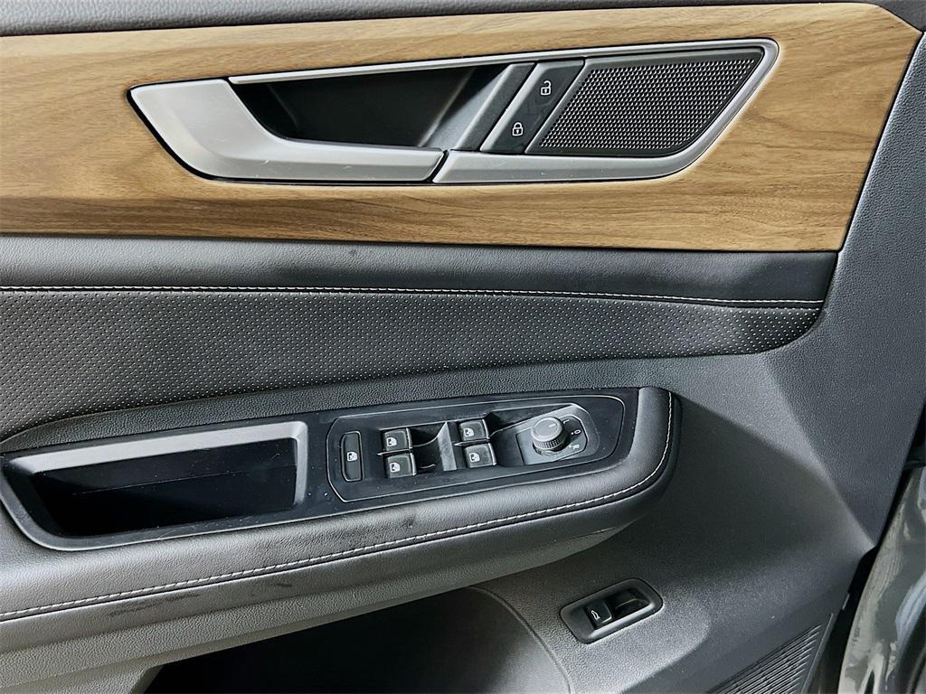 used 2024 Volkswagen Atlas car, priced at $27,949