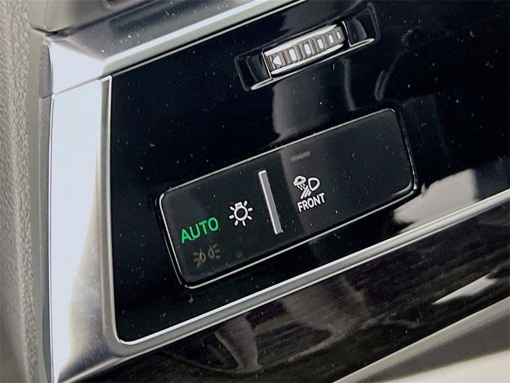 new 2026 Audi Q7 car, priced at $75,055