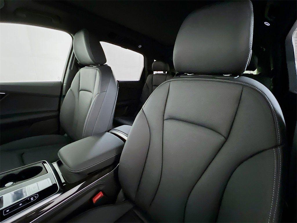 new 2026 Audi Q7 car, priced at $75,055