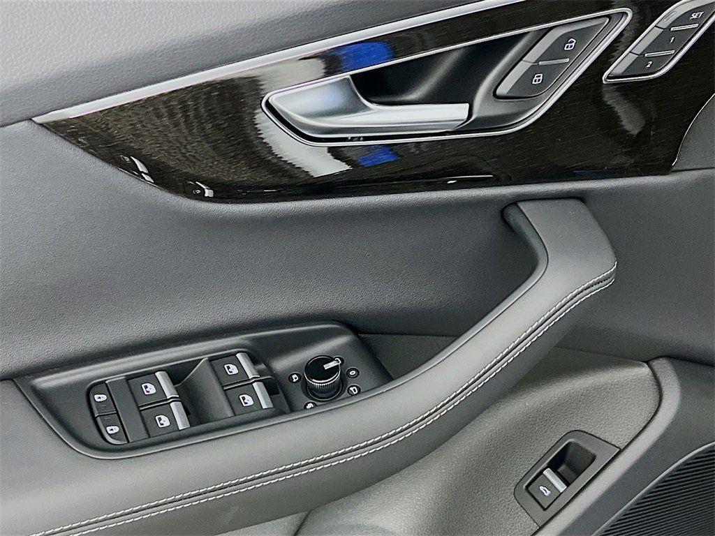 new 2026 Audi Q7 car, priced at $72,813