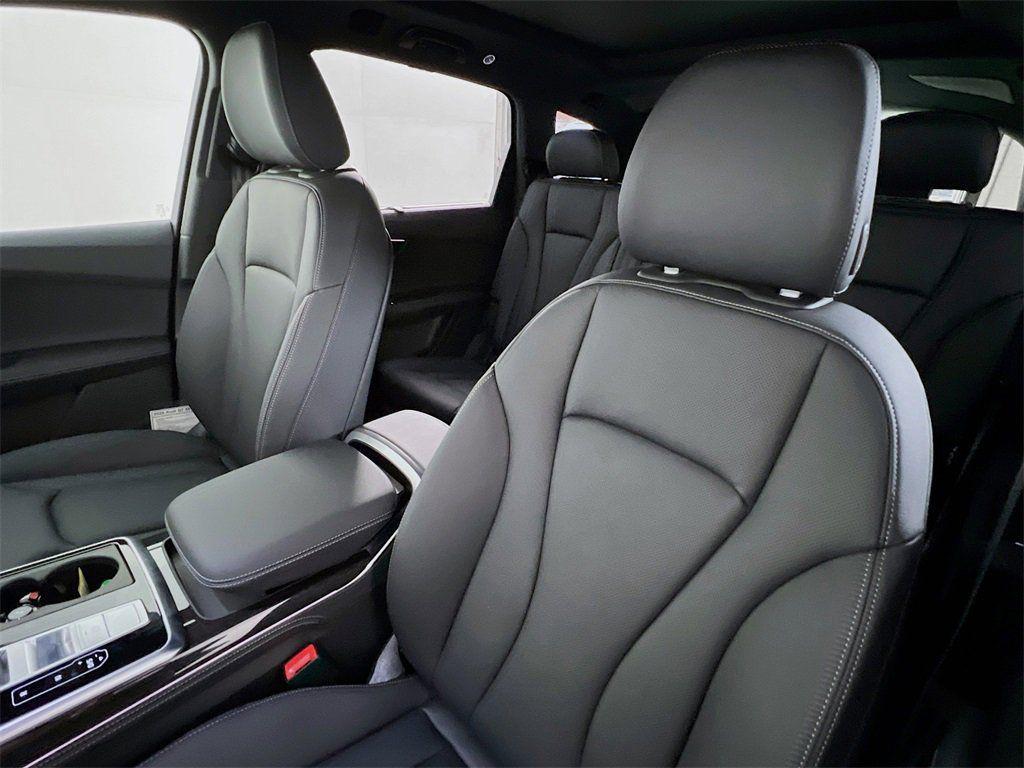 new 2026 Audi Q7 car, priced at $72,813